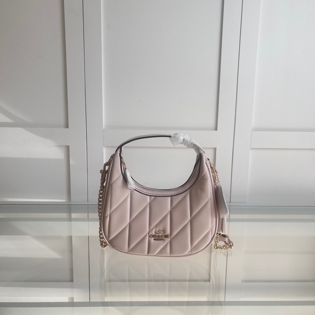 COACH/蔻驰女士新款月牙包圆环链条单肩斜挎包 尺寸：长20CM*宽6.5CM*高
