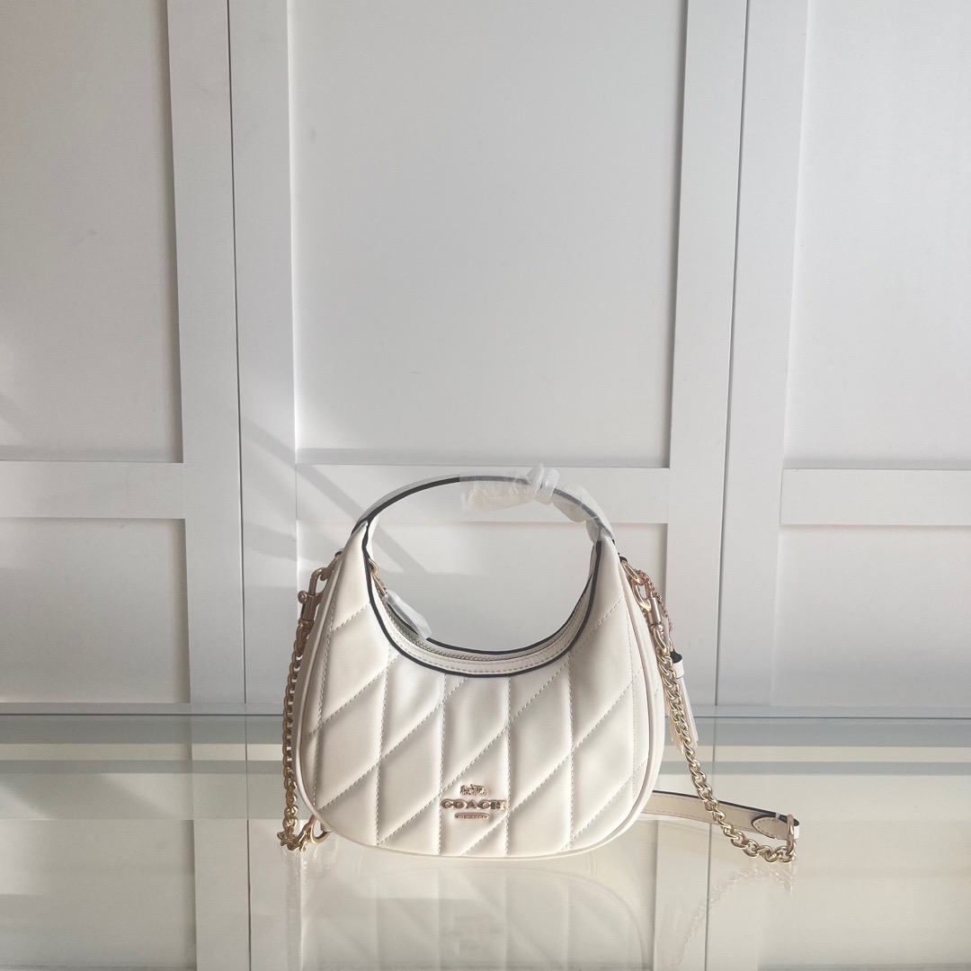 COACH/蔻驰女士新款月牙包圆环链条单肩斜挎包 尺寸：长20CM*宽6.5CM*高